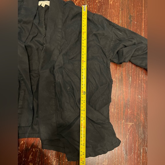 Aritzia Azure Skies Linen type of Cardigan with arm notches - Picture 7 of 9